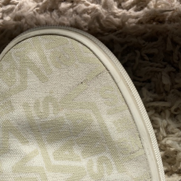 Vans - Picture 8 of 9